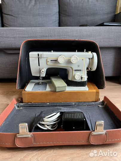 Швейная машина Подольск 142