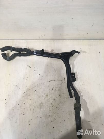 Трубка системы охлаждения пассат Б6 1K0121070BD