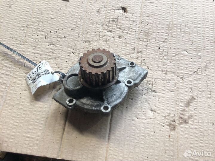 Помпа Volvo C30 B5244S4 30713570