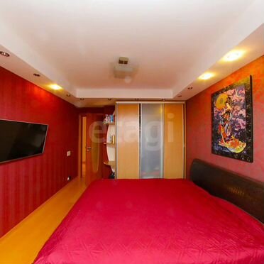 7-к. квартира, 230 м², 9/9 эт.