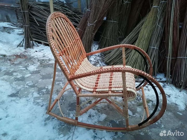 Плетёная кресло качалка