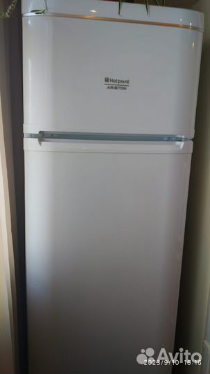 Холодильник бу Ariston rmtan570019