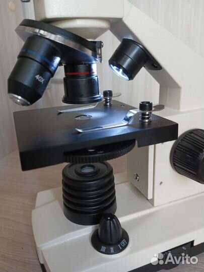 Цифровой микроскоп Levenhuk D2L NG