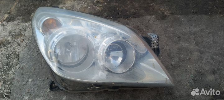 Фара передняя правая на opel astra h