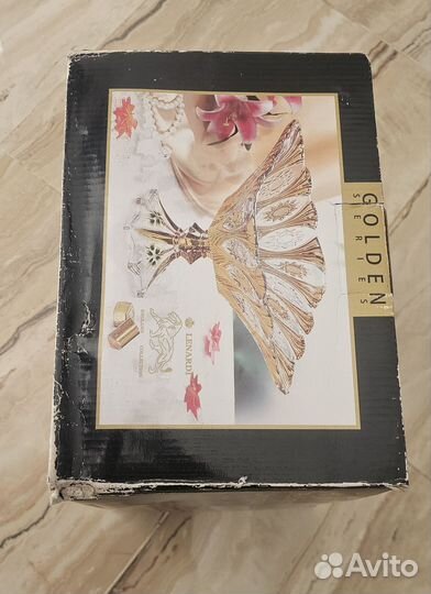 Ваза для фруктов и конфет на ножке