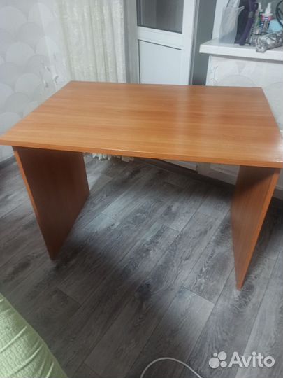 Письменный стол