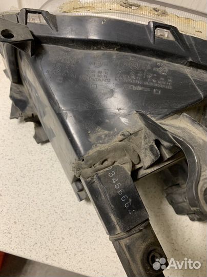 Передняя фара на toyota rav 4 30