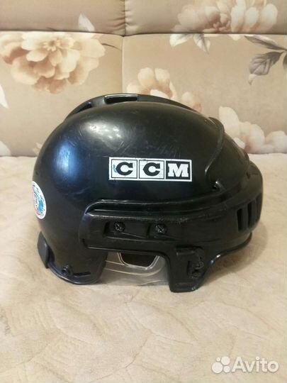 Хоккейный шлем