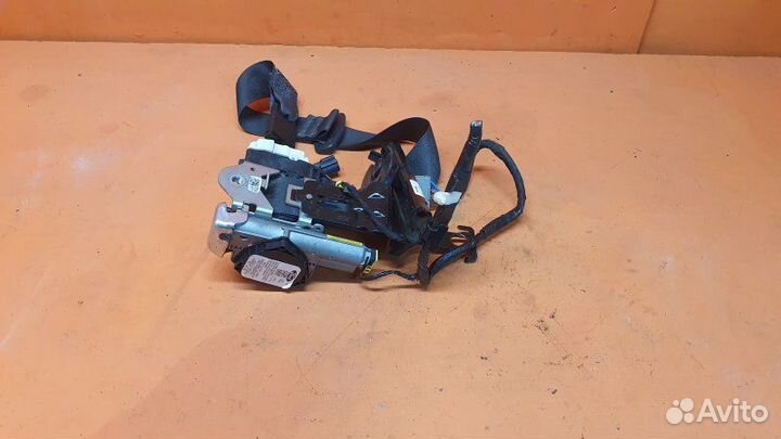 Ремень безопасности передний правый Ford Explorer