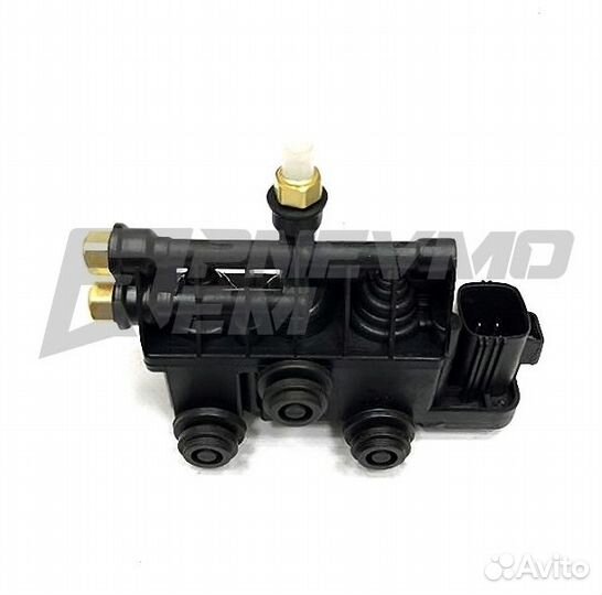 Блок клапанов пневмоподвески Land Rover Sport L320
