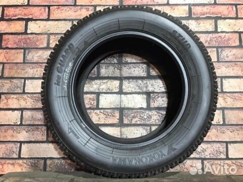 Yokohama Ice Guard Stud IG55 215/60 R16