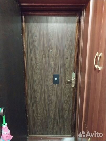 Дверь входная металлическая правая б/у