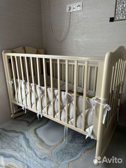 Детская кроватка