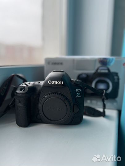 Зеркальный фотоаппарат canon 5D mark 4