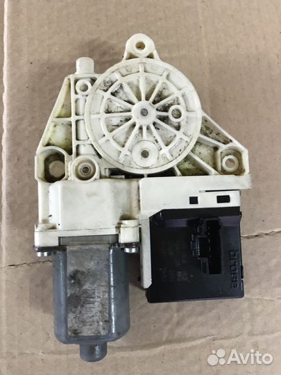 Рено флюенс задний R моторчик стеклоподъемника