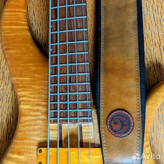 Кожаный ремень для гитары. Бас гитара ремень
