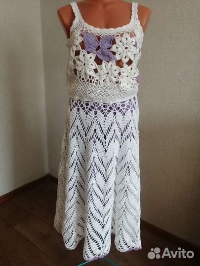 Юбка и топ вязаные крючком