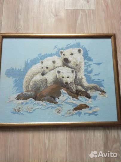 Картина вышивка ручная работа 46*60 оформлена в ра