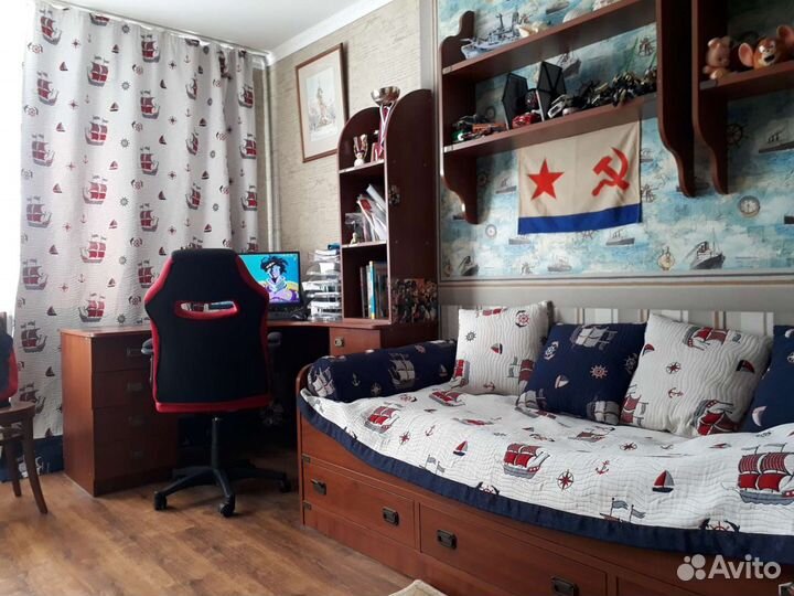 Комплект штор, покрывало и наволочки на подушки