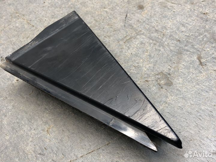 Зад лев уголок двери Nissan G15