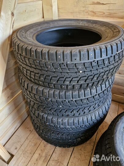 Dunlop Graspic PW878 235/65 R17 108