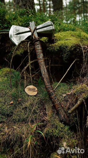 Топор двусторонний кованый Гром