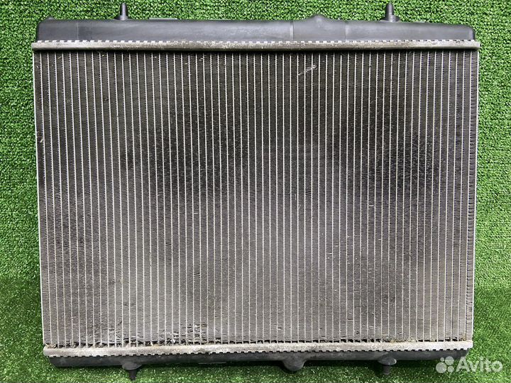 Радиатор системы охлаждения Peugeot 308