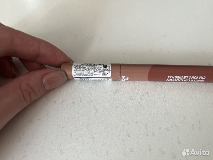 Помада Loreal matte lip crayon 104