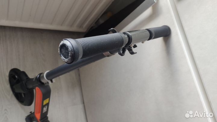 Самокат reaction 200