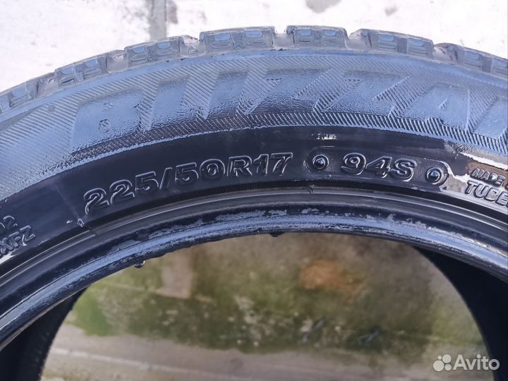 Bridgestone Blizzak VRX 225/50 R17 94S