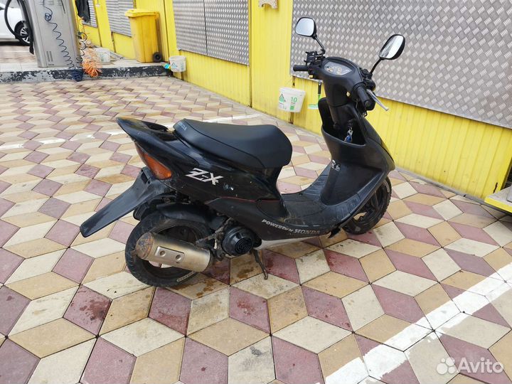 Продаю скутер без доков