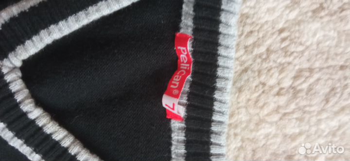 Продам жилетку с капюшоном на мальчика