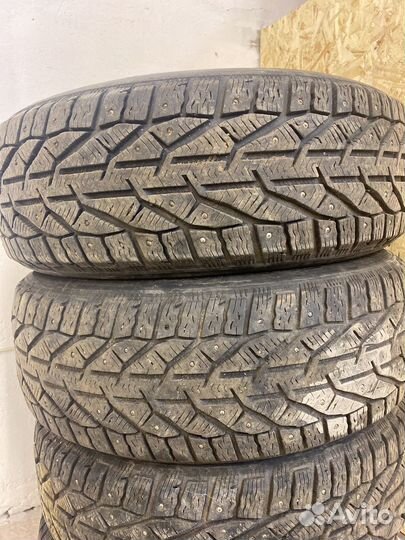 Tigar SUV Ice 215/65 R16 102T