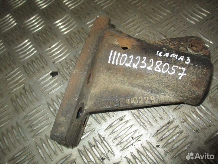 Кронштейн крыла камаз 65111-8410229-10