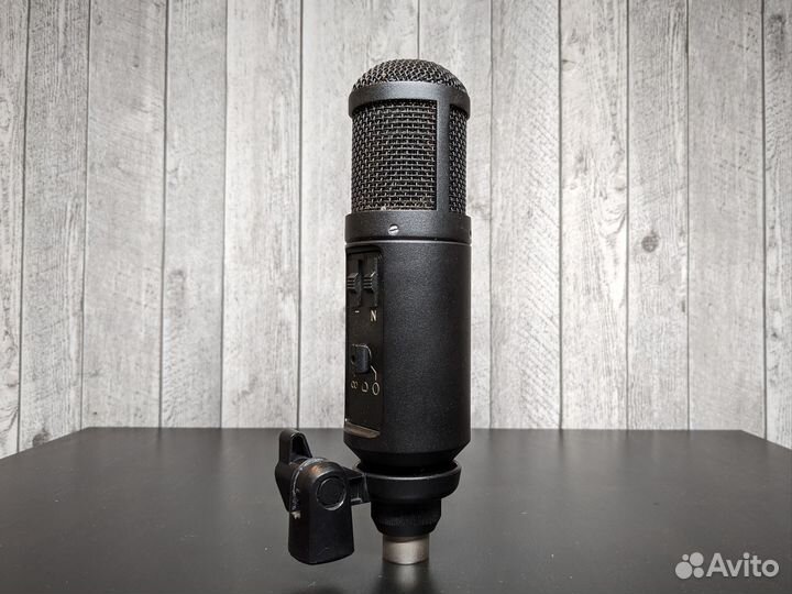 Студийный конденсаторный микрофон Октава мк-220