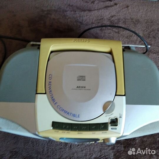 Магнитофон Phillips