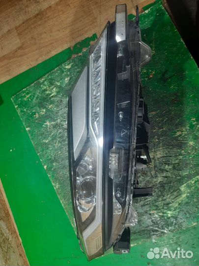 Фара передняя R Mitsubishi Pajero Sport