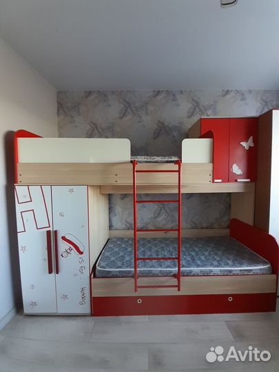 Кровать, матрасы, шкафчики