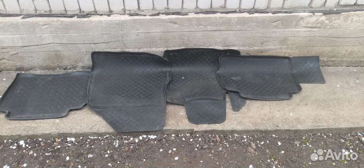 Продам коврики на Ниссан - Мурано