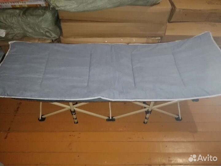 Туристическая раскладушка с матрасом