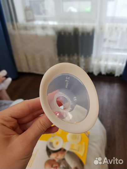 Молокоотсос medela swing flex + смарт-соска calma