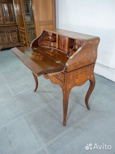 Наборный секретер в стиле неорококо 1850-х гг