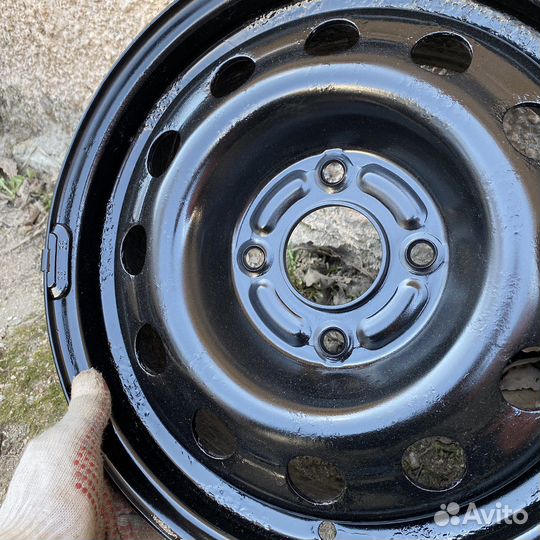 Штампованные диски R15