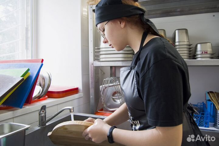 Мойщик(ца) посуды в кафе