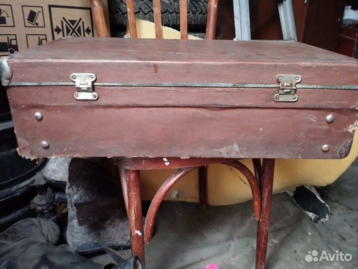 Чемодан старый