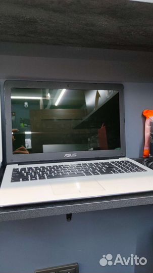 Ноутбук asus