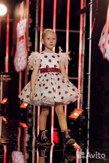 Платье нарядное 