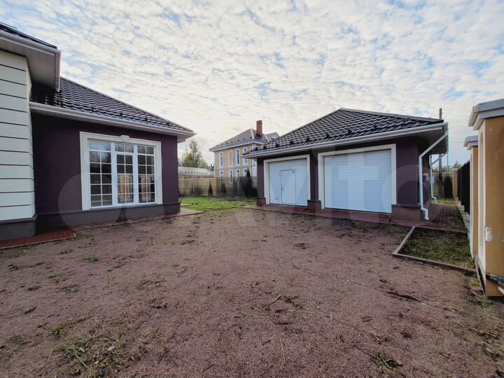 Дом 275 м² на участке 10,5 сот.