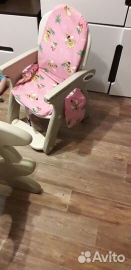 Стульчик для кормления и столик для рисования