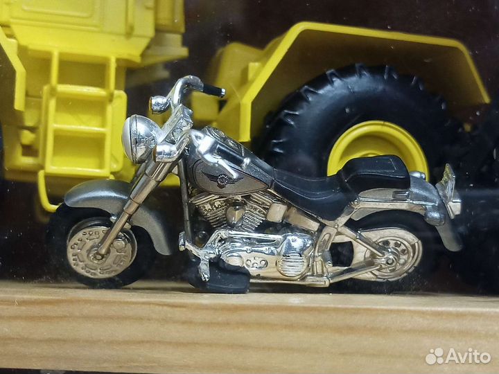 Мотоцикл Harley Davidson Fat Boy от Hot Wheels